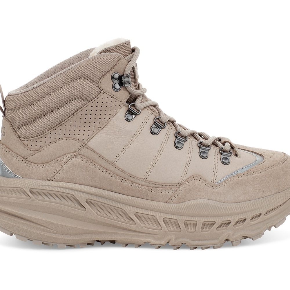 UGG CA805 Hiker Weather Boots in color Putty men’s size 7, women’s size 8.5